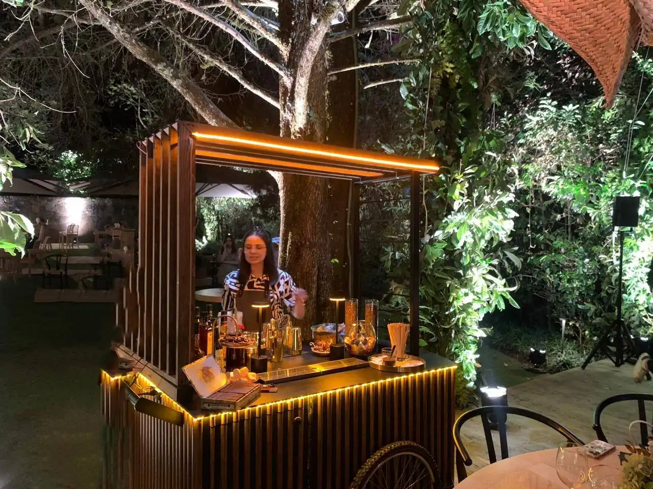 Carrito móvil de mixología para eventos